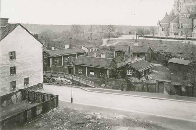 SKÅNEGATAN 106 OCH 108. OKÄNT ÅRTAL. FOTO: A MALMSTRÖM. SSME17198 Mineralet 1 består av tre äldre sammanslagna tomter med trähus från tidigt 1700-tal och stenhus från 1860 1870-talet.