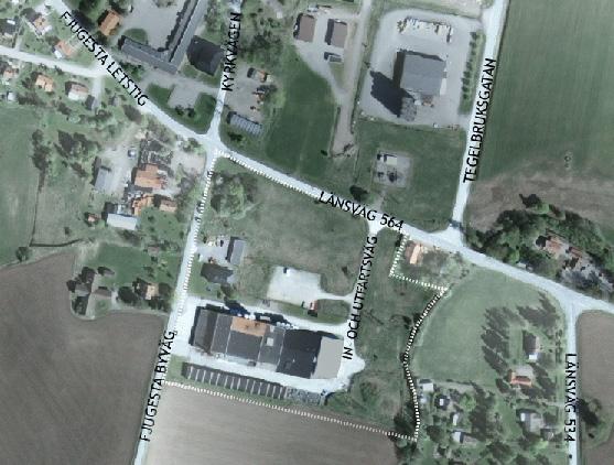 Risk för ras- och skred Längs med den östra gränsen av planområdet finns det utpekade ytor för ras- och skredrisk. Enligt planförslaget får inga byggnader uppföras inom dessa markområden.