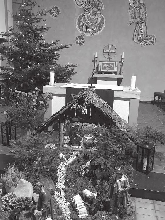 Obbürgen Rückblick Weihnachten 2018 Schön ist er geworden, der Weihnachtsbaum mit seinen Äpfeln, und die Weihnachtskrippe. An dieser Stelle sei herzlich allen gedankt, die daran gewirkt haben.