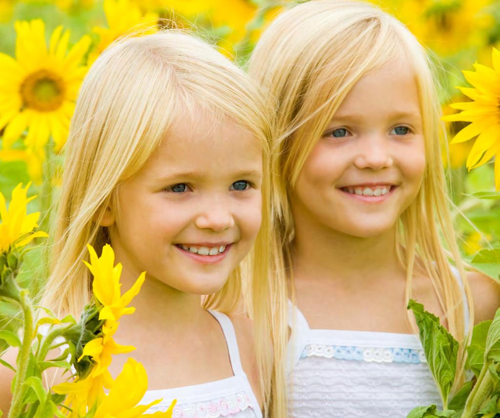 Hej! Med den här broschyren vill vi ge svar på några av de frågor om svenska Tvillingregistret som du som tvilling eller förälder och anhörig till