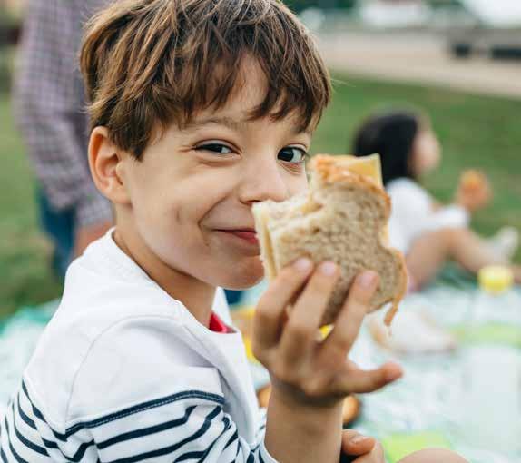 EXTRA STÖD MER SOMMARTIPS! Rinkeby-Kista stadsdelsförvaltning stödjer lokala föreningar som arrangerar sommar lovs aktiviteter för barn och unga.