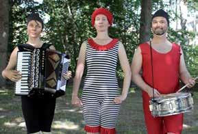 TEATER, DANS & MUSIK KOMMA UT En teaterpjäs av och med Oskar Sternulf om fördomar och om hur personer bemöts när de väljer at komma ut och vara sig själva.