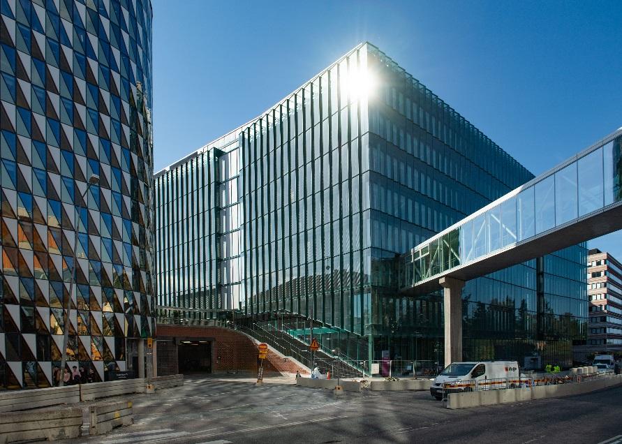 Alla oavsett specialitet och profession som är involverade i arbete med patienter med cancer i lilla bäckenet är hjärtligt välkomna.