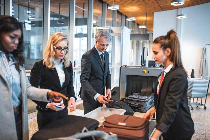 Ett annat handlar om att EU-medborgares familjemedlemmar från tredje land får vänta alltför länge på att få bland annat uppehållskort.