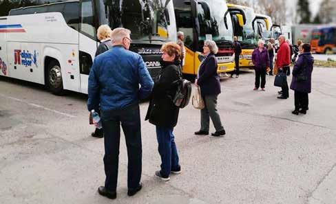 Under resans gång gjordes stoppar som blev väldigt trevliga, för här anlände även bussar från andra distrikt med SKPF-resenärer som var på väg till samma mål som vi.