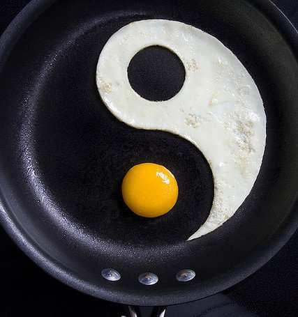 8 Introduction those atomic magnetic moment all point to one direction. The rotational symmetry is broken spontaneously. Another famous example is the cooper pair in the theory of superconductivity.