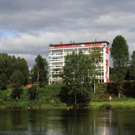 2 UTGÅNGSPUNKTER FÖR PLANFÖRSLAGET SPELREGLER FÖR STADSBYGGANDET ALLMÄNT I EU:s grönbok om stadsmiljö pekas på de problem som efterkrigstidens planeringsideal med zonering, utspridning av bebyggelse