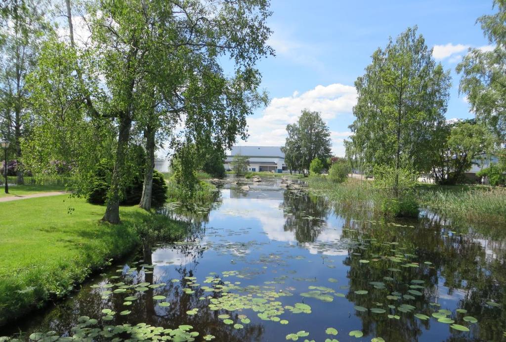 Kulan fanns dåvarande Gullbergs turbin och generator, vilka ännu finns kvar, samt brandskyddsutrustning. I anslutning till Kulan fanns också badställen som nyttjats av Lindåsborna.