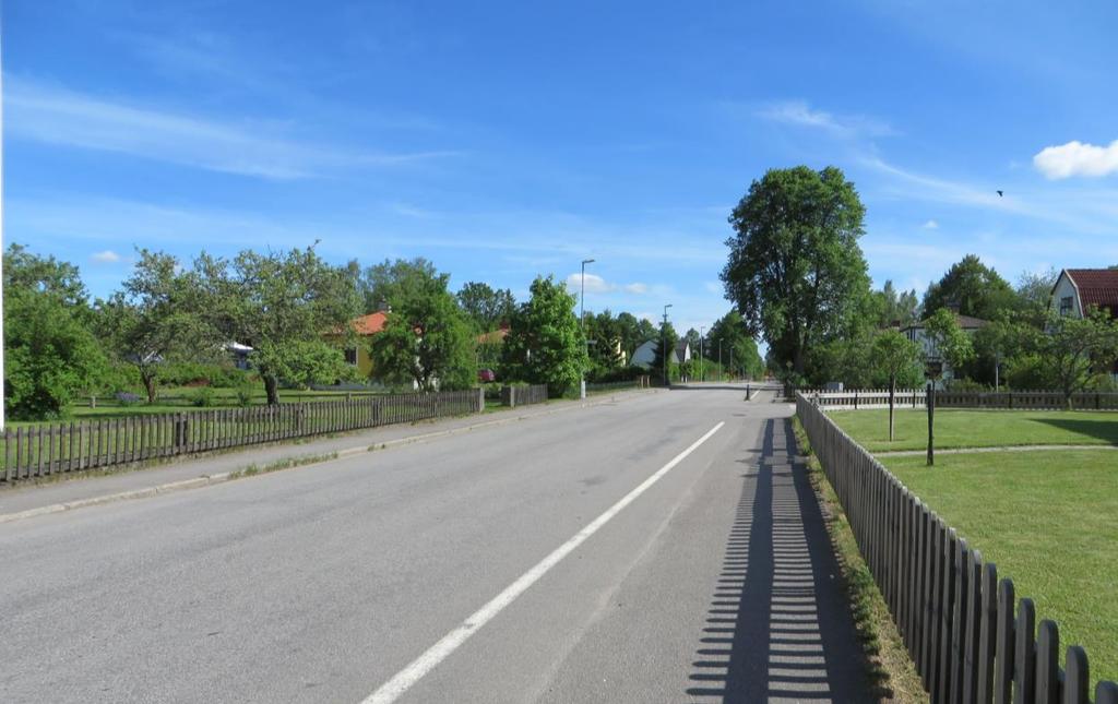 Södra Lindåsgatans södra del präglas av villabebyggelse från
