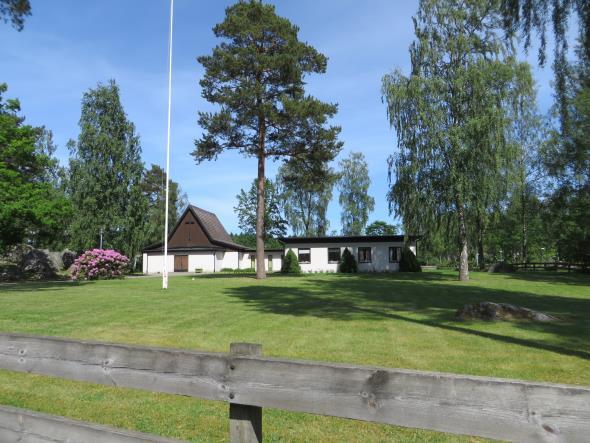 järnindustrierna intill Lyckebyån och söderut utmed genomfartsleden mot den ursprungliga gårdsbebyggelsen.