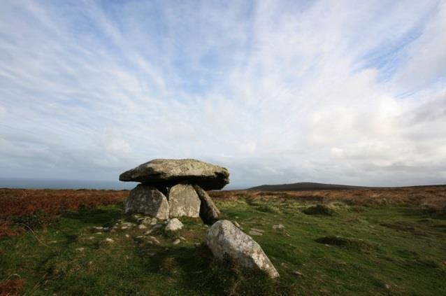 Chun Quoit Dag 2 St Ives Zennor Du lämnar småstadskänslan bakom dig och vandrar söderut längs den vilda och ruggade kustlinjen.