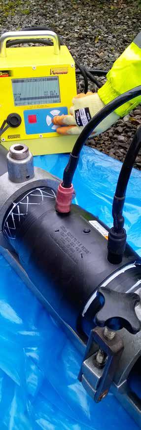 SÄKERHETSINFORMATION Tillverkaren strävar efter att konstruera produkterna så säkert som möjligt, men kom alltid ihåg dessa förebyggande åtgärder: Låt aldrig smält eller halvsmält polyetylen komma i