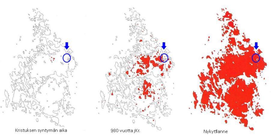 Figur 9. Landhöjningen angiven med röd färg. Utredningsområdets läge anges med en blå cirkel och en pil. Ursprunglig bildkälla: Karl-Johan Fagerudd. Larsmo hembygdsförening 2006, 13. 5.