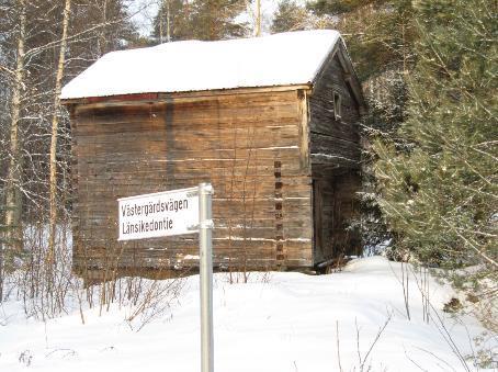 Vid nybyggnation borde man beakta helheten som är värdefull för landskapet/bybilden. Figur 25. Gammalt byggnadsbestånd fotograferat från Brännbackavägen. Figur 26.