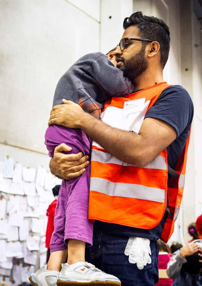 20 Världsomspännande nätverk Världsomspännande nätverk 21 I FOKUS 2015 Specialpaket till kvinnor i Syrien I samband med den internationella kvinnodagen delade Röda Korset ut nödpaket anpassade för