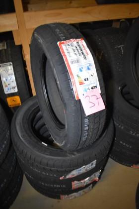 4 st dubbfria Roadstone vinterdäck, 185-65-15