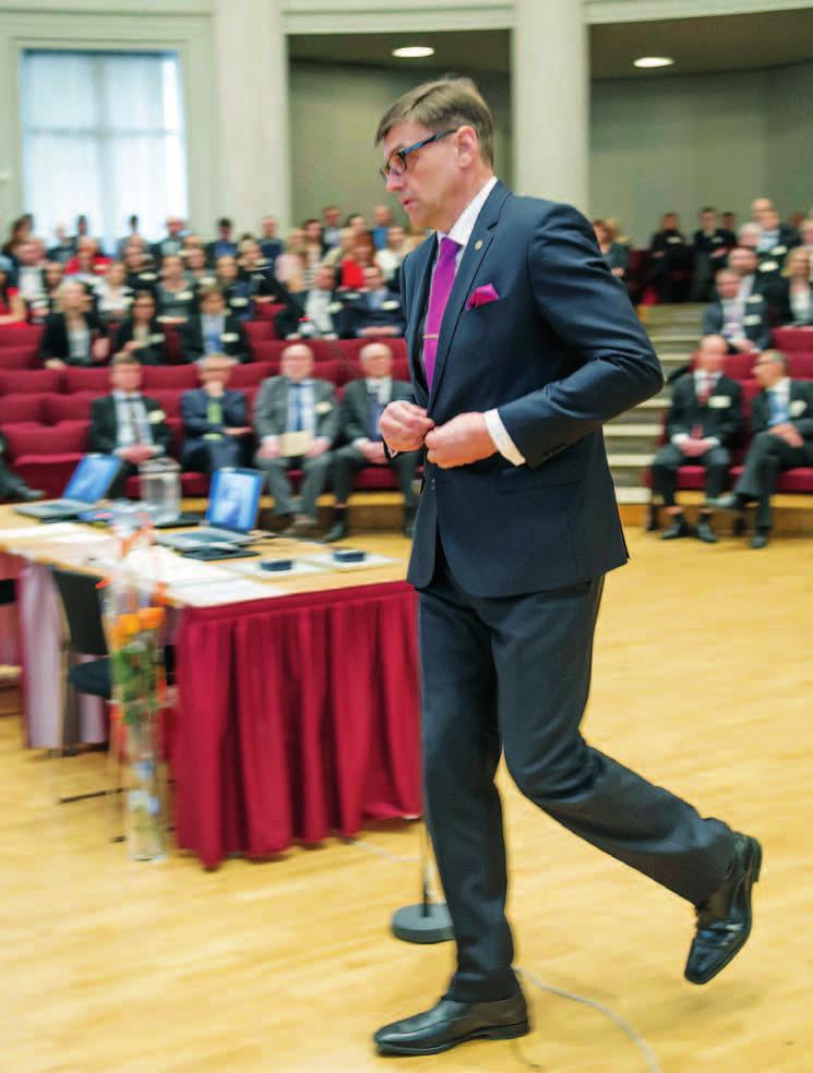 Bild: Markku Ojala 5 RIKSÅKLAGARÄMBETETS verksamhet Projektet Taito startades för att utveckla åklagarväsendets kompetensoch specialiseringssystem.