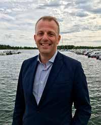 När jag är utanför kontoret träffar och besöker jag leverantörer och kunder, men såklart även våra egna säljare runt om i landet.