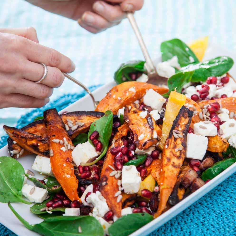 Veckans meny: Recept 1: Indisk färssås Recept : Ugnsgrillade kycklingben med mynta och avokado- och mangosalsa Recept : Rostad sötpotatissallad med bacon, feta och
