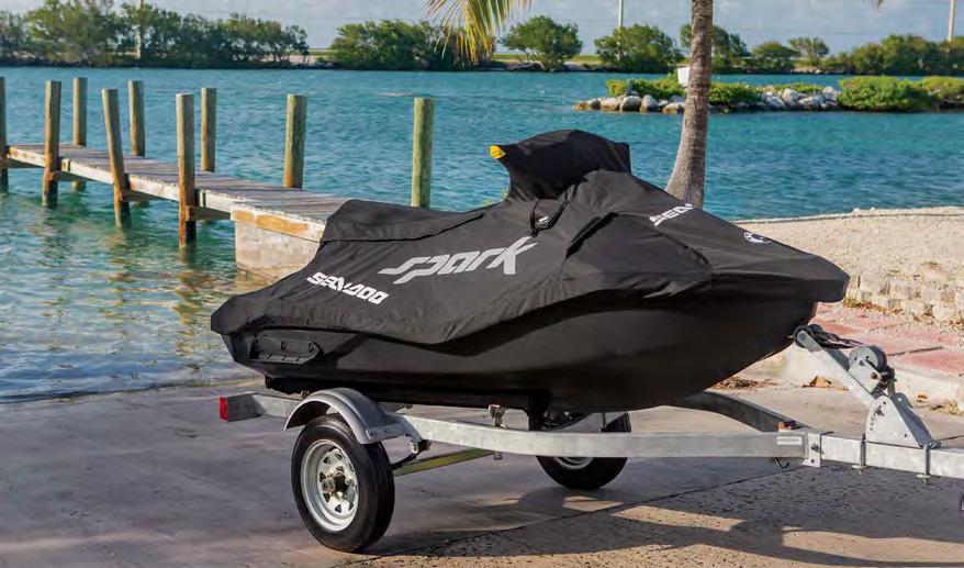Kapell 26 TILLBEHÖR Välj det perfekta kapellet för din vattenskoter Ett förvaringskapell skyddar din Sea-Doo-vattenskoter mot väder och vind och hjälper till att bibehålla dess finish.