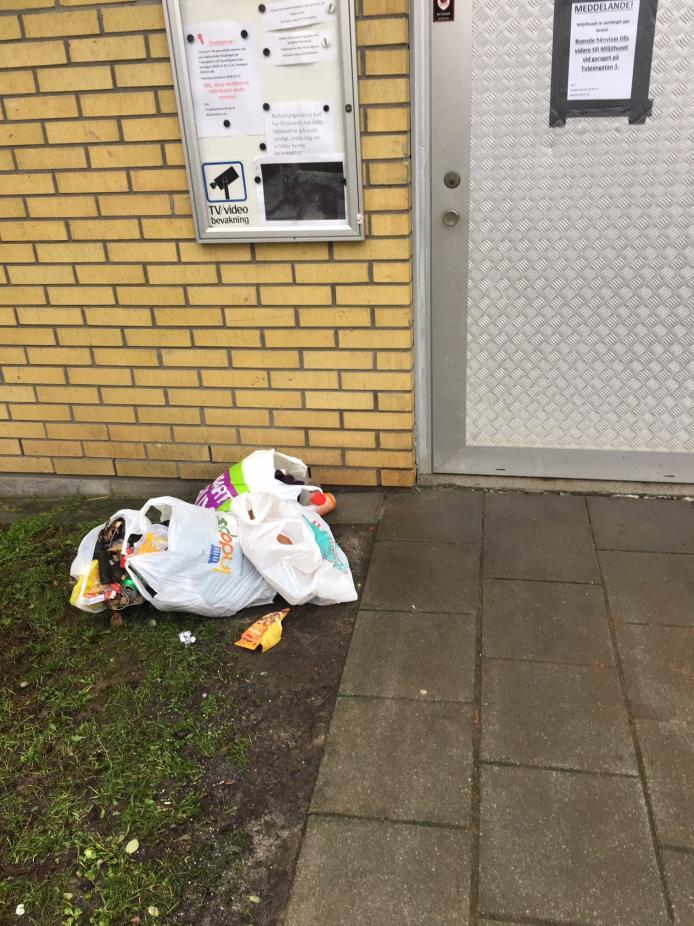 Styrelsen kommer att flytta samtliga El-scootrar som parkeras fel och uthyrningsföretaget ska kontaktas.