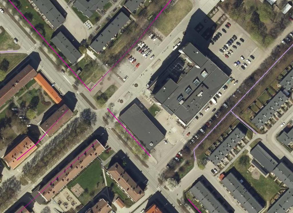 Kartan visar cykelvägnätet i närområdet. Rosa= huvudcykelnät, lila= cykelbana, prickad linje= cykling i körbana.