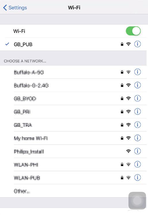 4 Tryck på WI-FI SETUP på baksidan av AW2000 enligt anvisningarna. Strömstatusindikatorn börjar blinka gult och vitt.