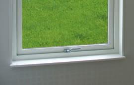 Fönsterbänkar/ Invändiga smygar: Råglas (insynsskyddande): Råglas (Cotswold) ingår enligt ritning.