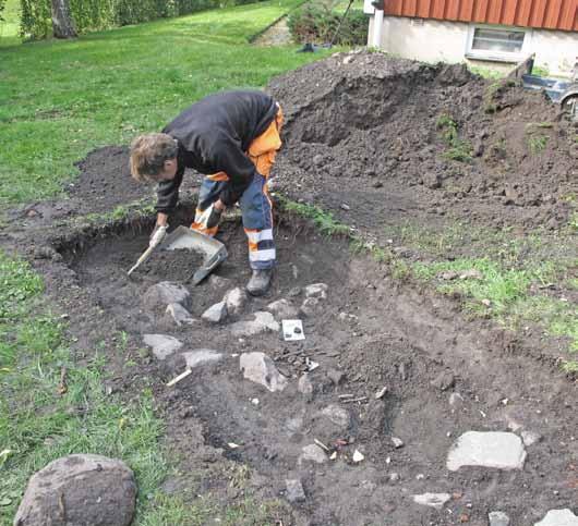 Resultat Den arkeologiska förundersökningen har visar att det finns kulturlager inom undersökningsområdet, med en sammanlagd tjocklek av upp till 0,4 meter.
