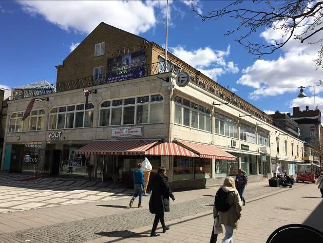 Stadsbild, bebyggelse och gestaltning Förutsättningar Forumgallerians 50-talsdel sedd från Kungsängsgatan.