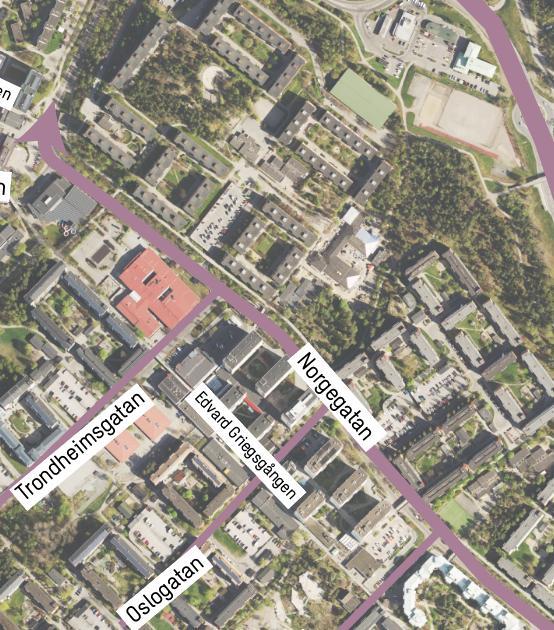 På Norgegatan finns fem busslinjer varav en stombuss, nummer 178 mellan Mörby station och Jakobsbergs station.