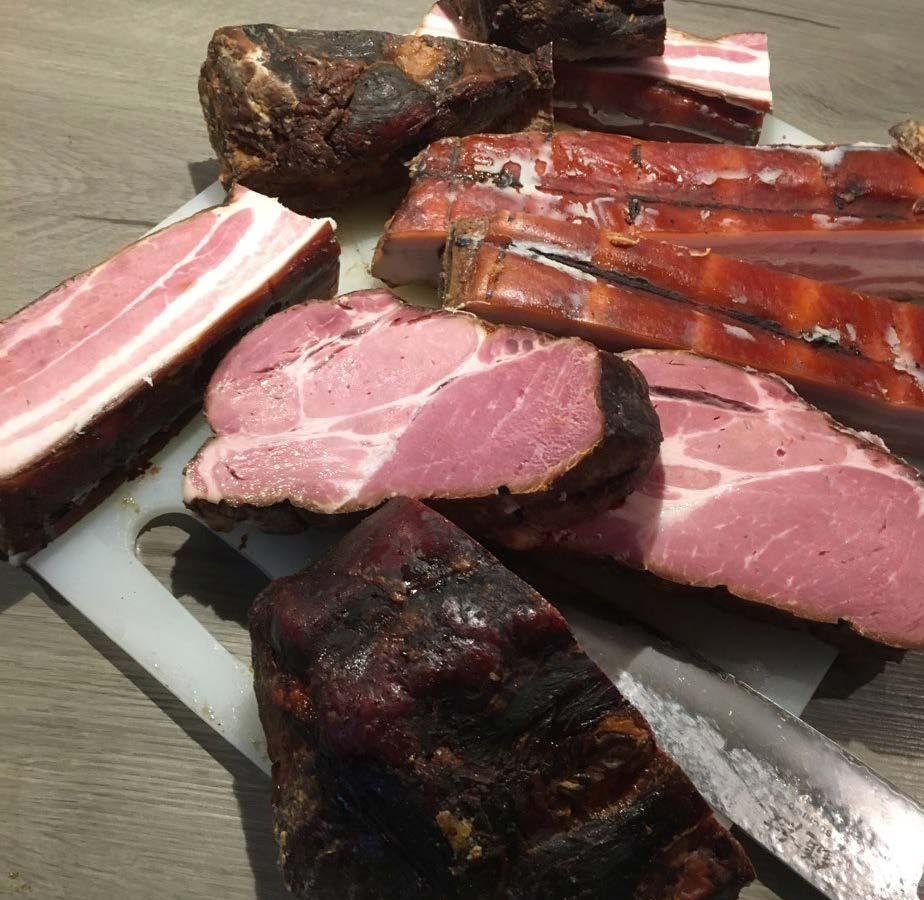 Värmdö Värmdö rökeri, Christian Vesterback Mobilt rökeri som röker köttprodukter, fisk och skaldjur. Hantverksmässigt gjorda med endast salt och kryddor, av lokal- och närproducerade råvaror.