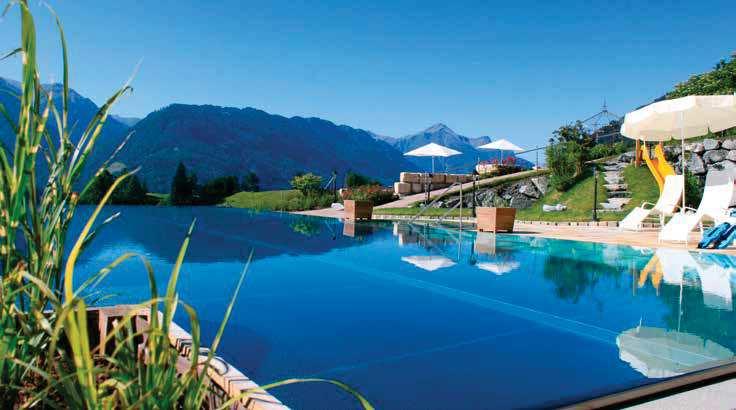 Benvenuti all hotel Wellness-Residenz Schalber Lo Schalber dalla A alla Z COCKTAIL DI BENVENUTO Ogni domenica alle 1:30 gli ospiti vengono accolti con un piacevole cocktail di benvenuto.