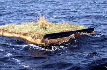 Mats Eriksson Lommar och häckningsflottar Med jämna mellanrum får vi frågor om häckningsflottar, både för storlom och smålom, och om vi har några tips eller ritningar.