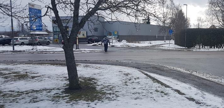 27 Borrebodagatan vid Storgatan En befintlig korsning där en gång och cykelväg i nord- sydlig riktning