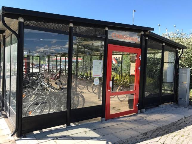 Läget, närheten och på vägen till målet är en av de viktigaste aspekterna. Cykelparkeringen är yteffektiv då 10 cyklar tar samma yta som 1 parkerad bil.