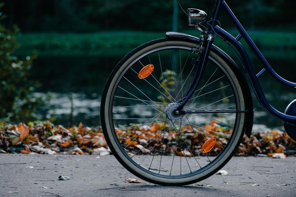 Teorier om cyklar och cyklister och förutsättningar i Mora Hur påverkar ett ökat cyklande individen och samhället?