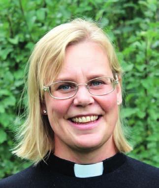 Karl af Hällström är kaplan i Agricola svenska församling i Lovisa. Camilla Ekholm är kaplan i Sibbo svenska församling. Närmast väntar valprov med predikan för de två kandidaterna.