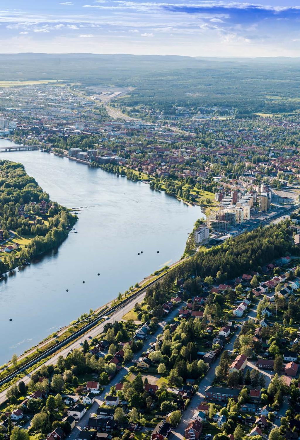 Din omgivning Stadsnära boende med plats att umgås RÖSADE IERÅRD Ett hem är mer än bara din lägenhet. Det är stämningen på gården utanför.