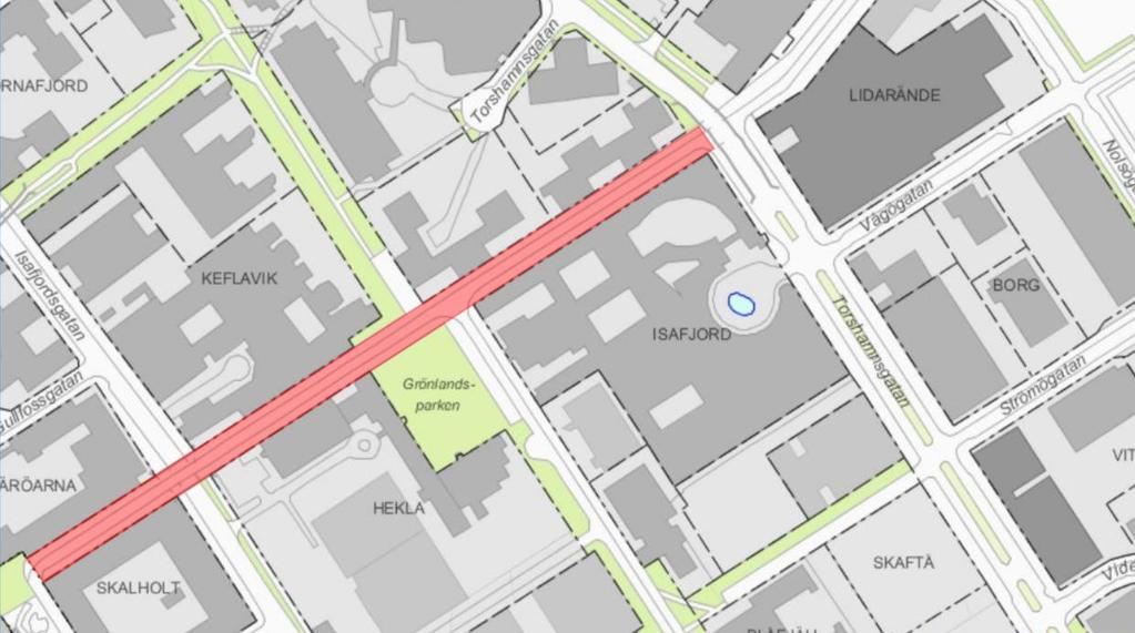 Vid torget i Sollentuna finns ett förslag med ny bebyggelse 4,5 meter från närmaste spår. Bebyggelsen kragar dessutom ut över spåret.