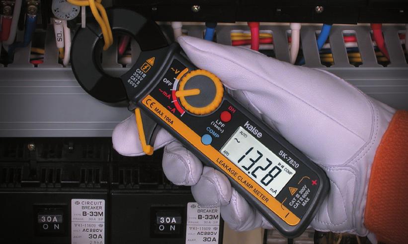 C Förvaringstemperatur: - 20 C - +60 C, RH <75% Batterier: 4st 1,5 V LR6 alkaliska EN61010-1, kat III 600 V Mått och vikt: 285 x 85 x 56 mm, 1160 g Levereras med: