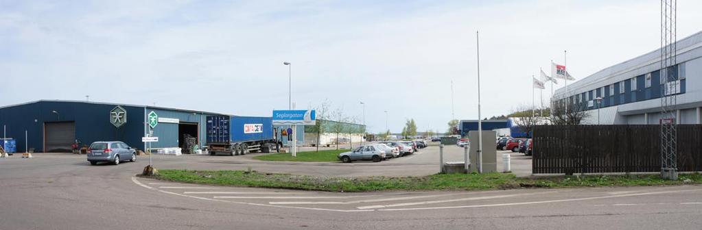 Markplanering Södra Seglargatan Nya gatusträckningen Södra Seglargatan kommer att stramas upp med tydligt åtskild körbana för dubbelriktad trafik samt förses med separerad gångbana.