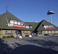 498 Säkringsreserv 3 594 4 136 4 129 Balanserade vinstmedel inklusive periodens resultat 221 410 148 701 144 081 Summa eget kapital 321 781 249 614 244 987 Skulder Långfristiga räntebärande skulder