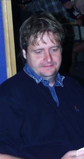 Efter dubbeltydig klöver angav Olle Wademark, juniorvärldsmästare 1997 (Med Stefan Solbrand), moteld med dubbeltydiga 2 spader, spader eller lågfärgerna.