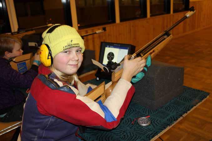Luftgevär, 10m Föreningen skjuter luftgevärsskytte i Bjärsjölagårds Idrottshus under vinterhalvåret med tävling och träning för ungdomar och äldre på torsdagskvällar.