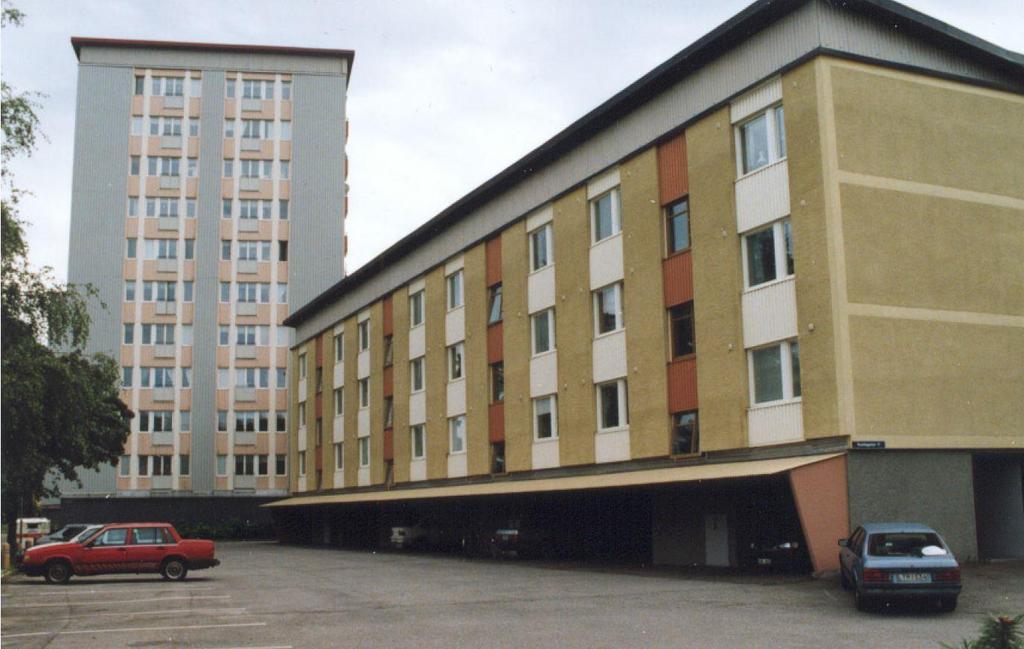 KULTURHISTORISK VÄRDERING Lamellhus och punkthus i östa Malmaberg strax efter 1980-talets fasadrenoveringar. Foto: Carl Erik Bergold. Kolarhagen i östra Malmaberg har ett högt kulturhistoriskt värde.