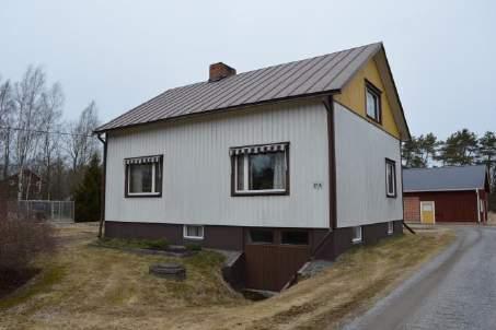 BESKRIVNING AV BYGGNAD Nuvarande användning Bostad Tidigare användning Bostad Byggår 1959 Antal våningar 1 1/2 Sockel Källare Stommaterial