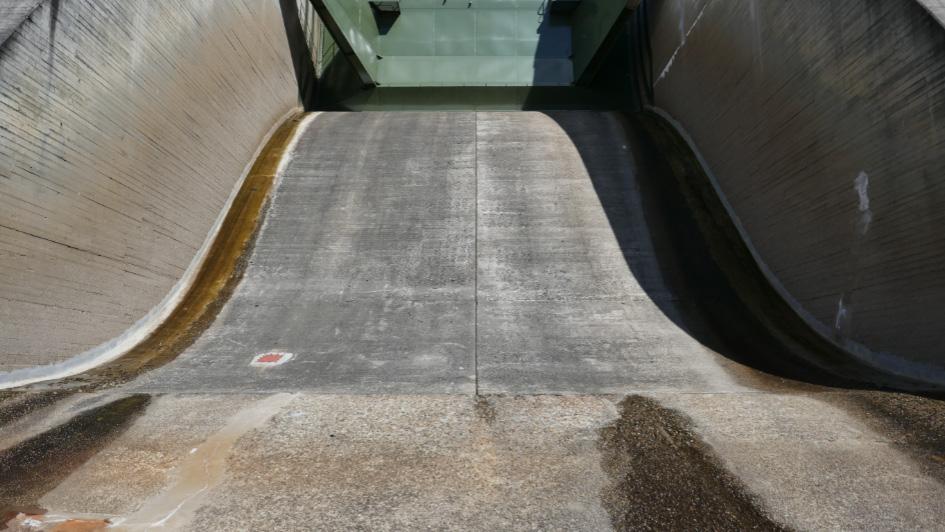 Figur 25. Nedströmsvy över skibord B vid kraftverk 3.