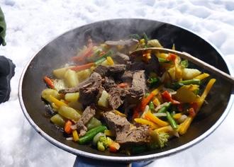 kombinerat kök/vardagsrum.