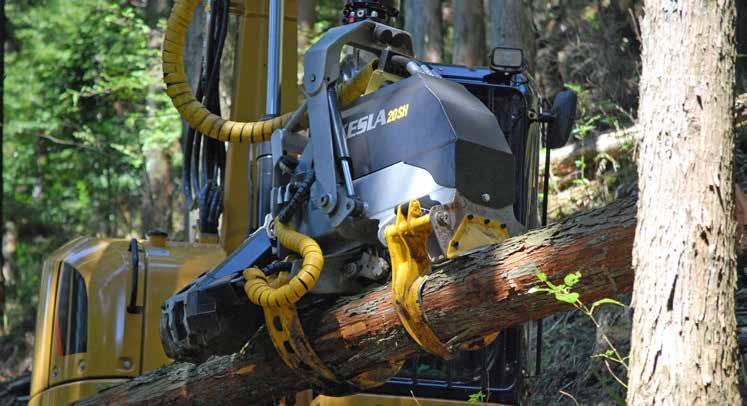 Tillbehör inkluderar exempelvis olika hydrauliska installationssatser, installationspaket med mätnings och kontrollsystem, KESLA Xtender- bommar och säkerhetsutrustning samt kunnig hjälp för